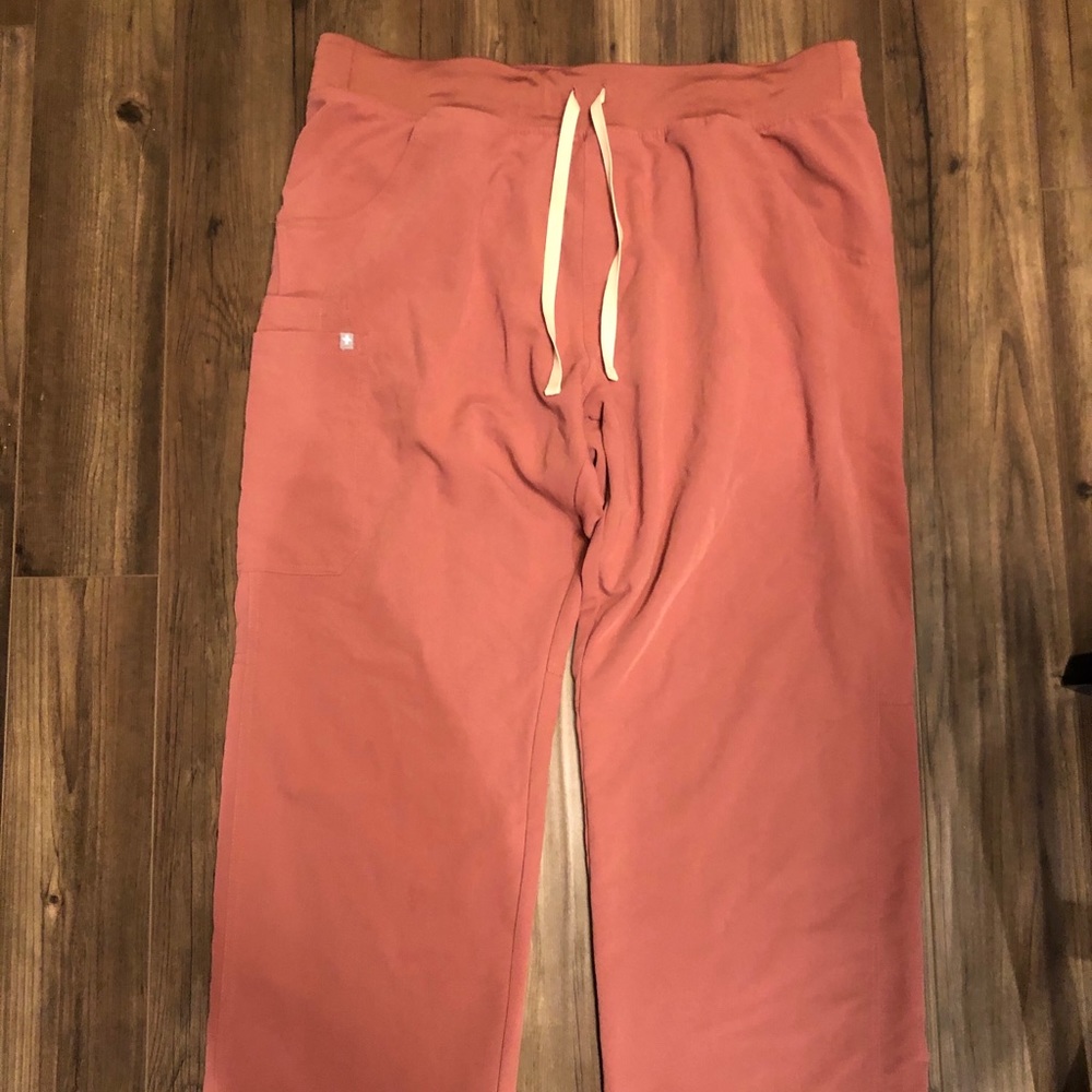 FIGS Kade Scrub Pants *Mauve*
